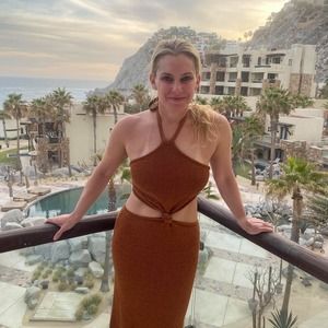 Meet your Posher, Dana